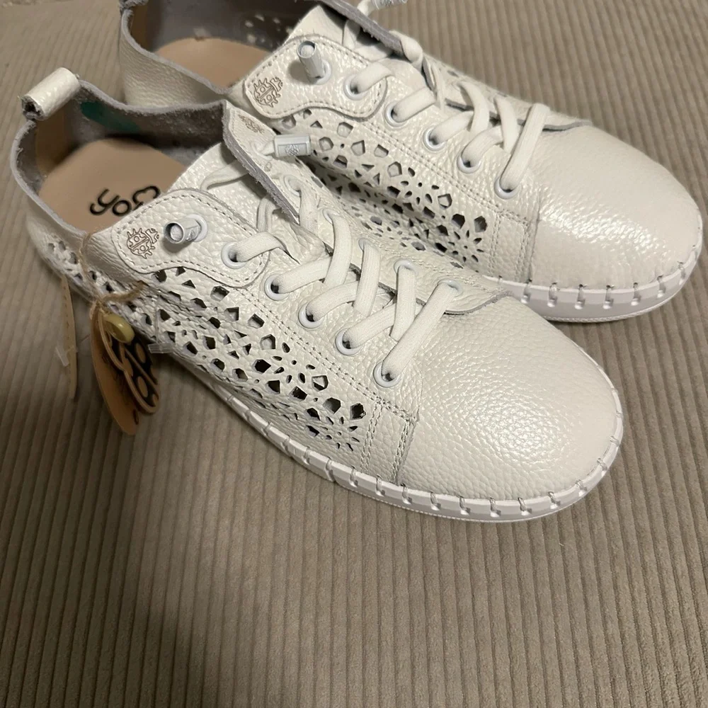 YOKONO White Leather Perforated Slip on Sneakers 39 - Picture 2 of 6